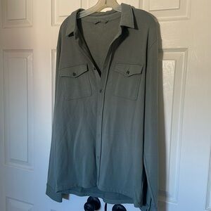 Men’s button up shirt large